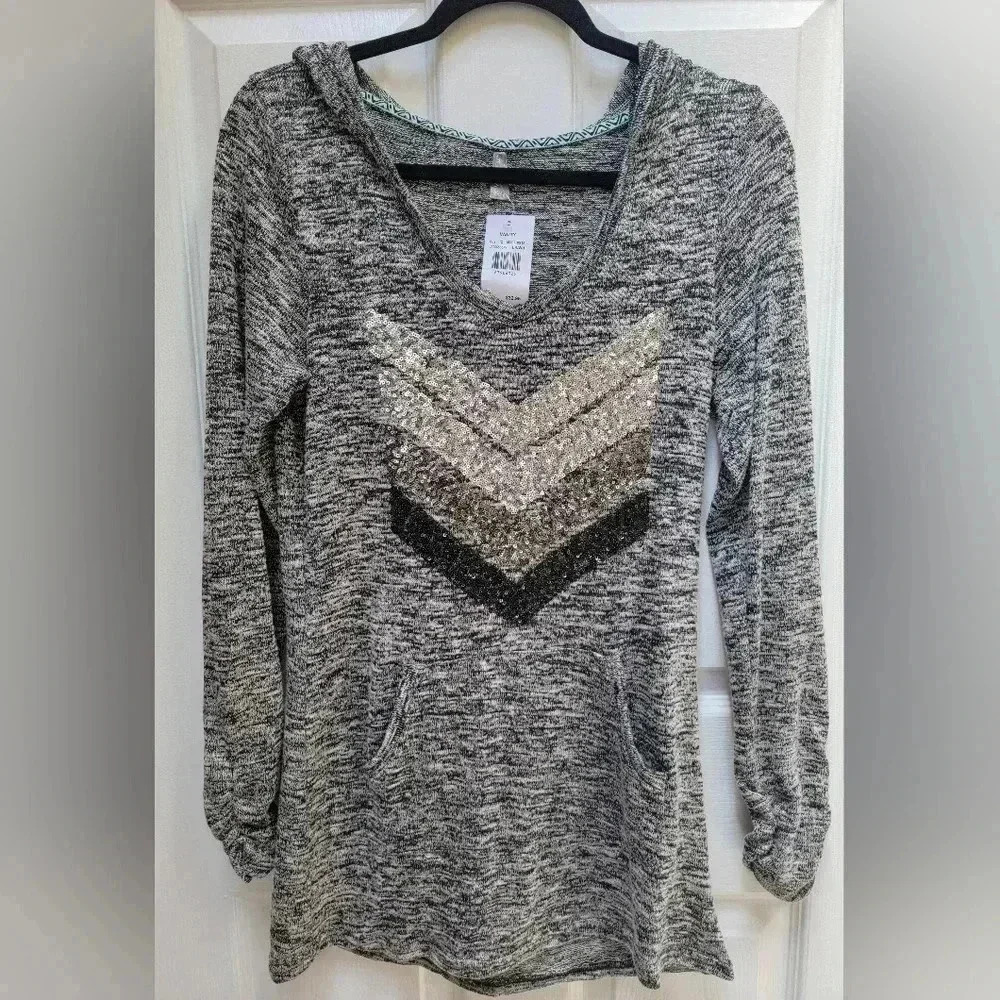 Vanity Women's Sequin Chevron Modern Abstract Long Sleeve Hooded Shirt Size Med